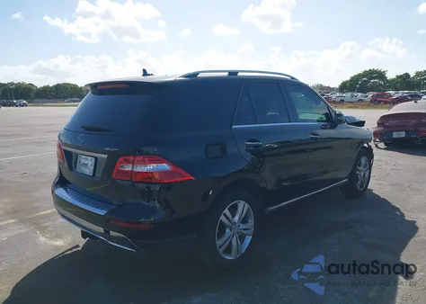 2013 Mercedes-Benz Ml 350 z USA, uszkodzony, nr VIN 4JGDA5JB8DA252831